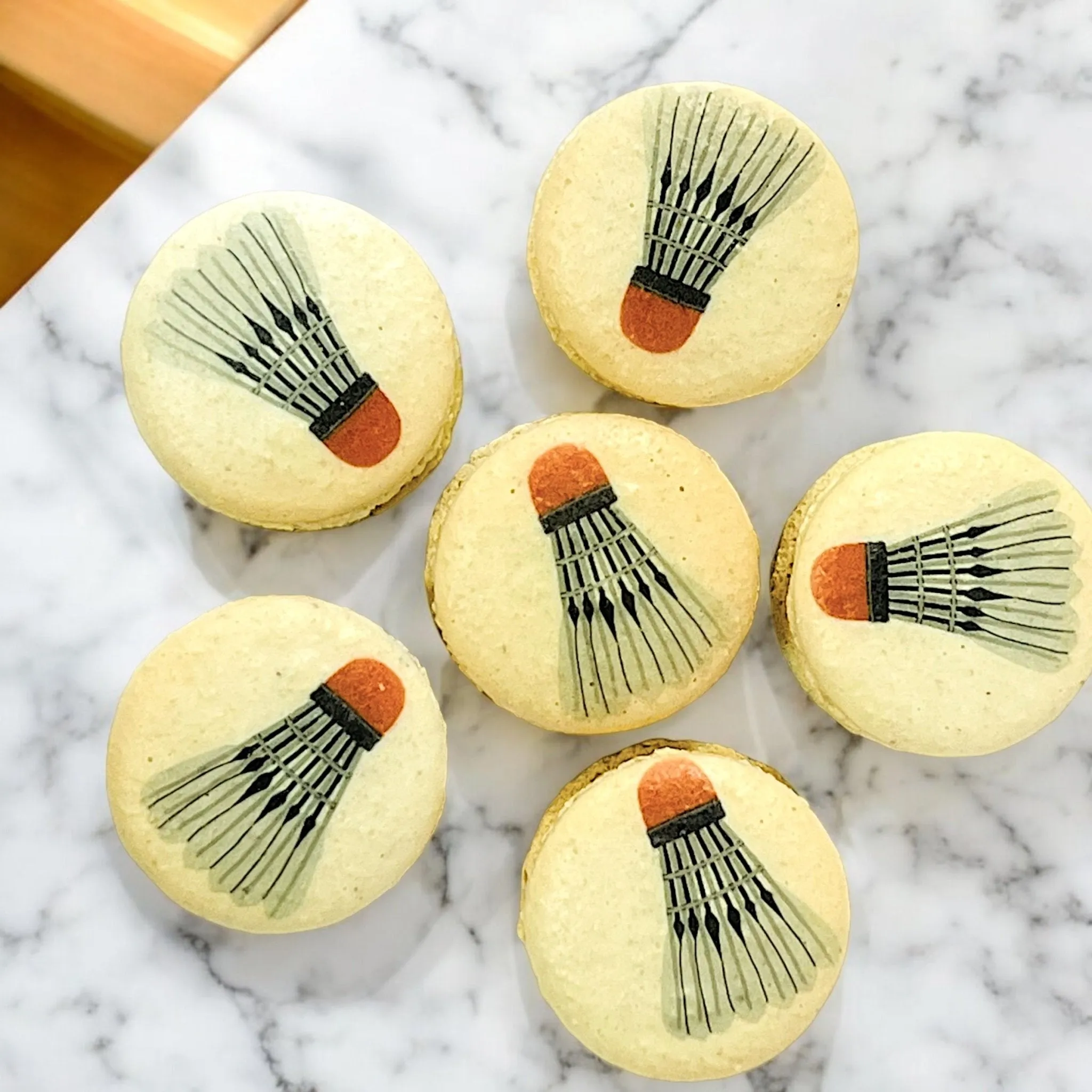 Customizable Badminton-Themed French Macarons – Choose Your Flavor!