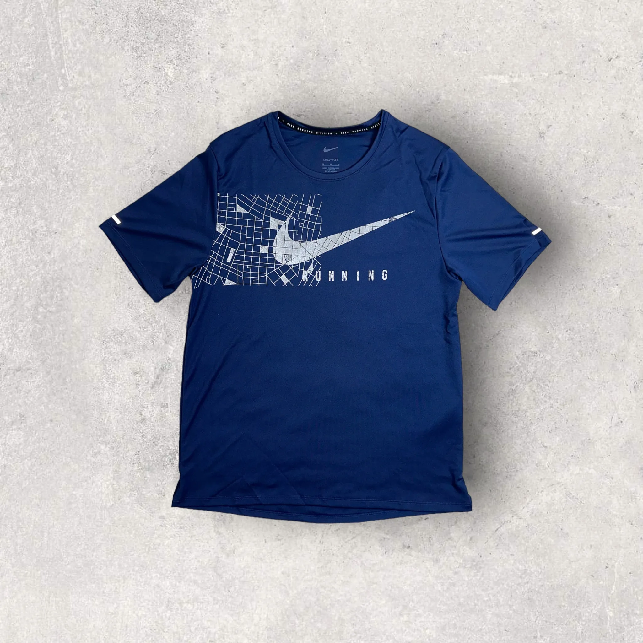 NIKE DRI-FIT UV RUN DIVISION T-SHIRT - NAVY