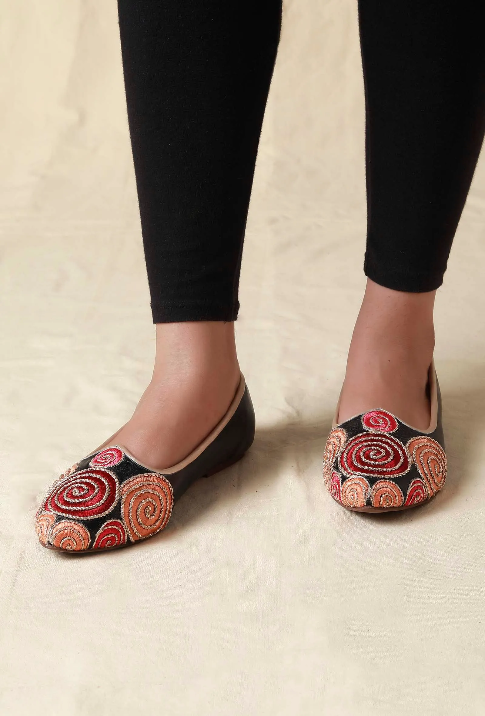 Onyx Black Multicolor Spiral Cruelty Free Leather Juttis